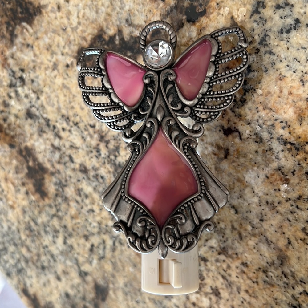 🎉HP 10/20🎉Pink and Silver Angel UL Listed Night Light - Picture 4 of 5